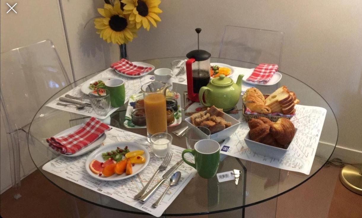 52 Clichy Bed & Breakfast - Chambre D'Hotes Paris Dış mekan fotoğraf