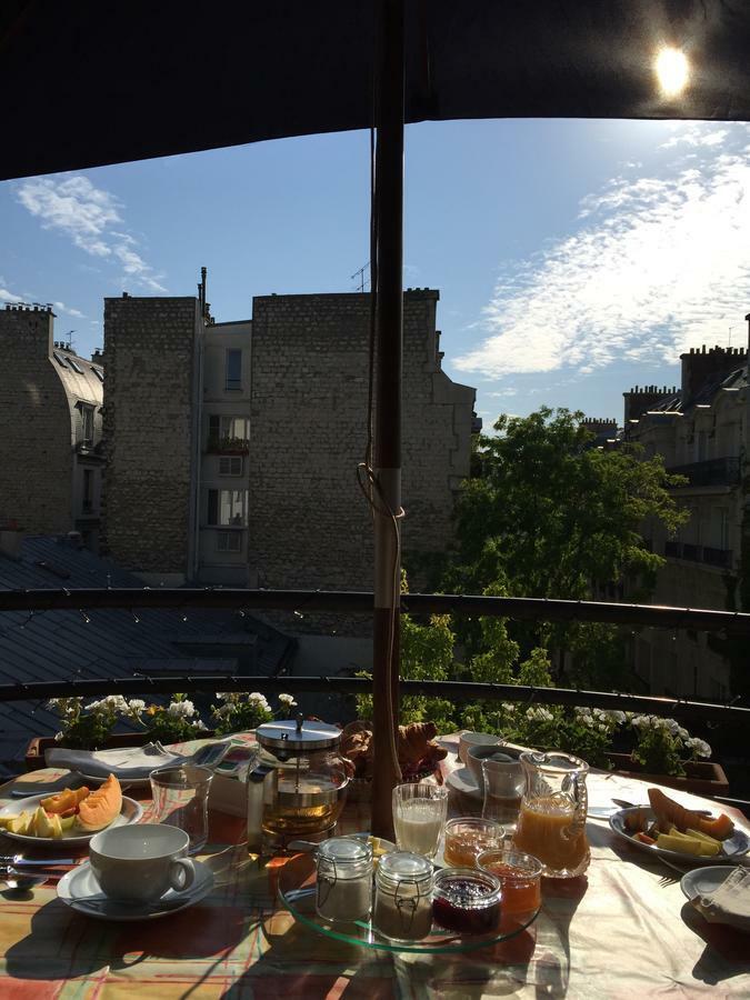52 Clichy Bed & Breakfast - Chambre D'Hotes Paris Dış mekan fotoğraf