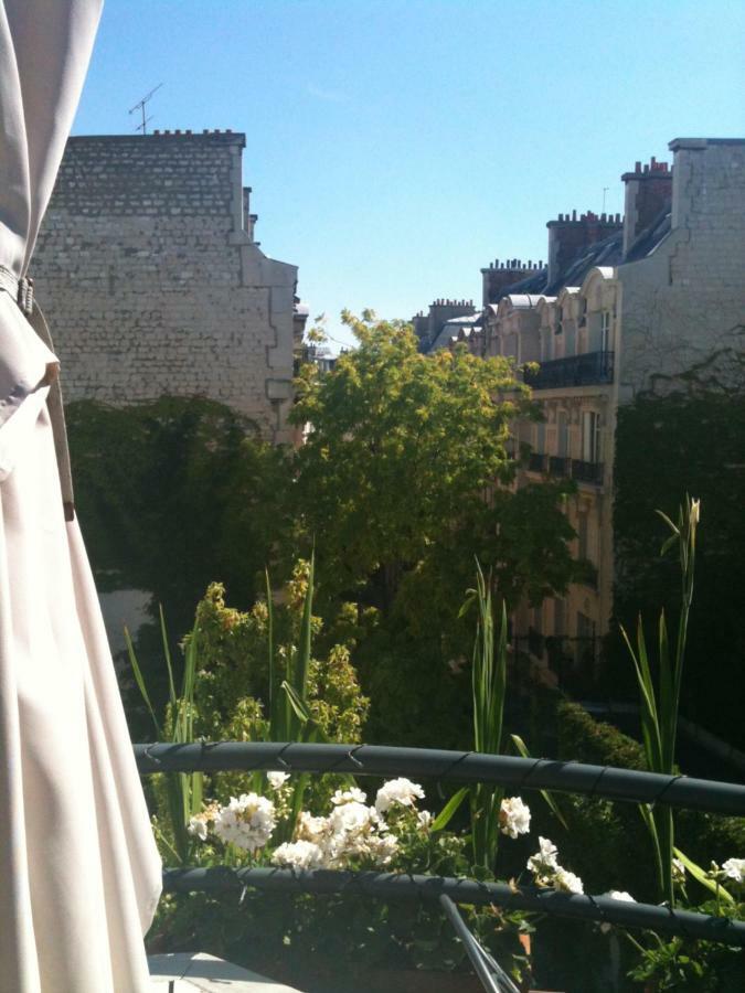 52 Clichy Bed & Breakfast - Chambre D'Hotes Paris Dış mekan fotoğraf